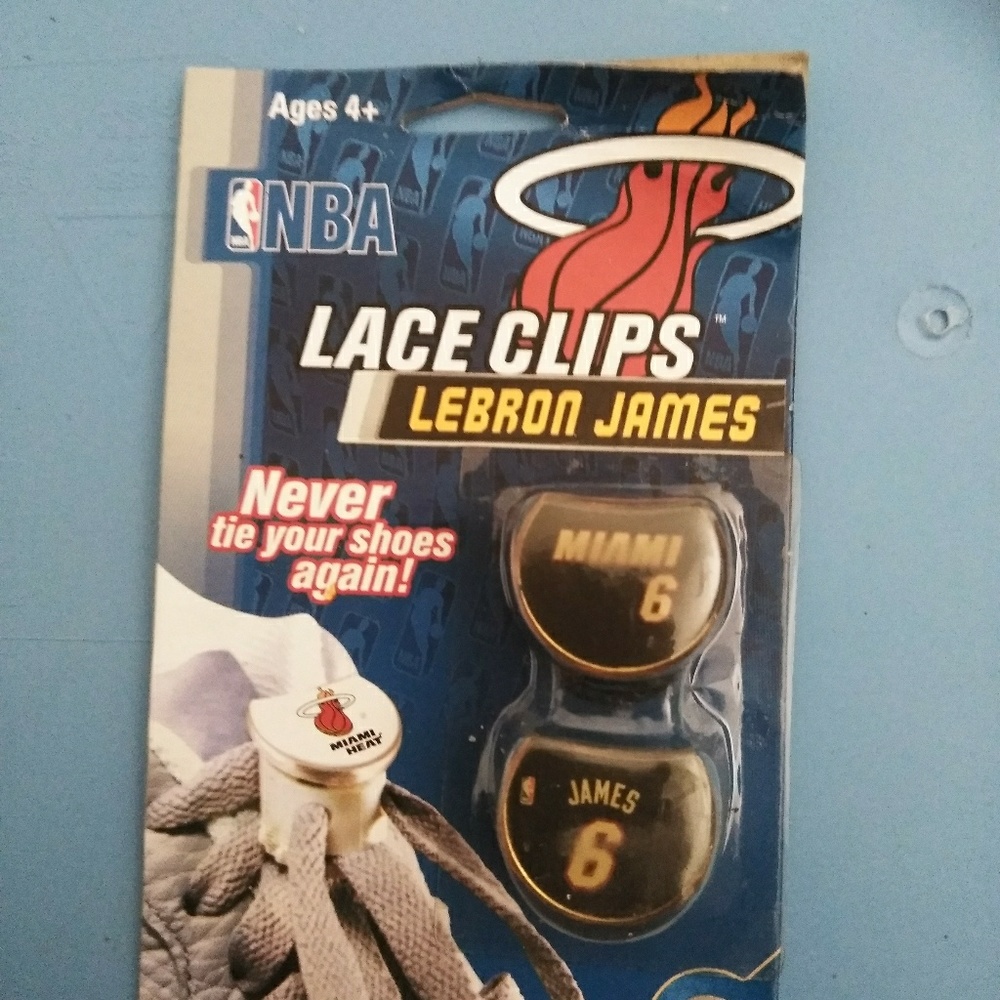 Shoe lace clips